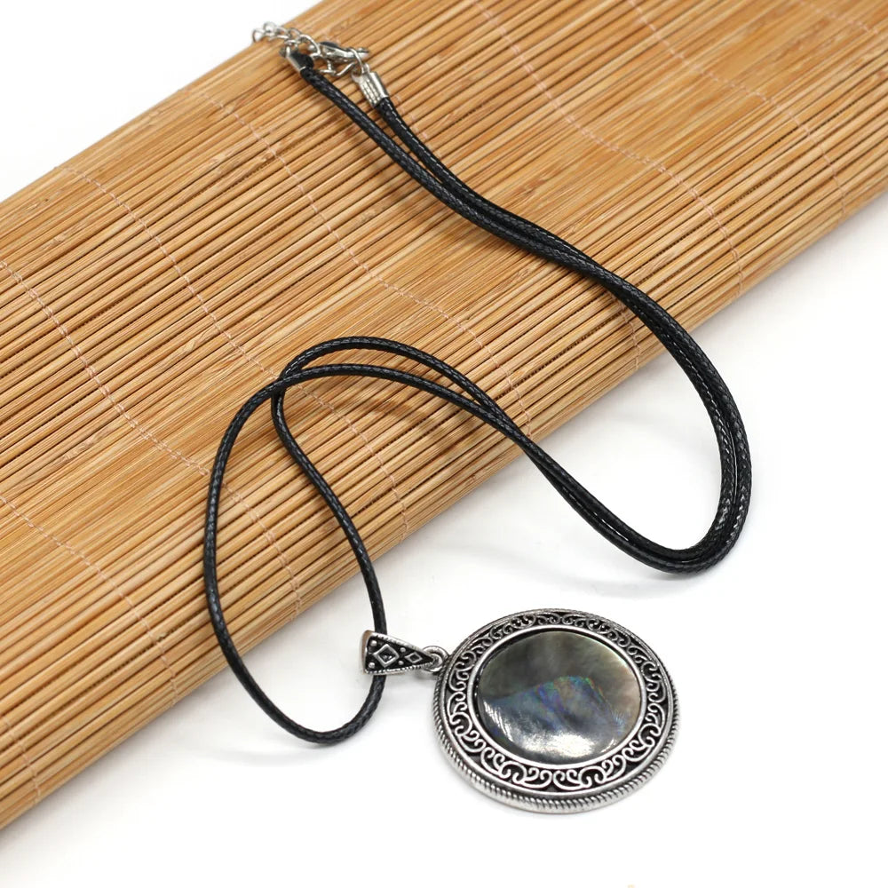 New Hot Vintage Necklace Natural Stone Quartz Pink Quartz Retro Pendant Choker Abalone Shell Charms Necklaces for Women