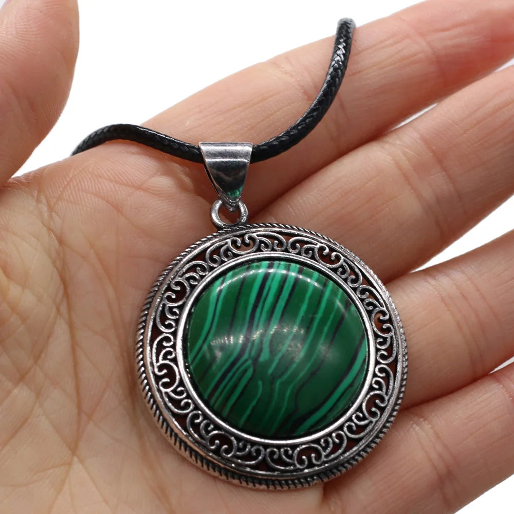 New Hot Vintage Necklace Natural Stone Quartz Pink Quartz Retro Pendant Choker Abalone Shell Charms Necklaces for Women