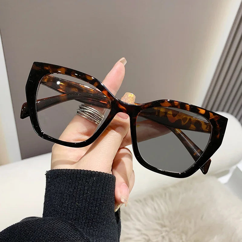 2023 Sexy Cat Eye Glasses Square Red Black Gradient Frame Women Men Vintage Flat Glasses Unisex Anti Blue Light Optical Eyewear