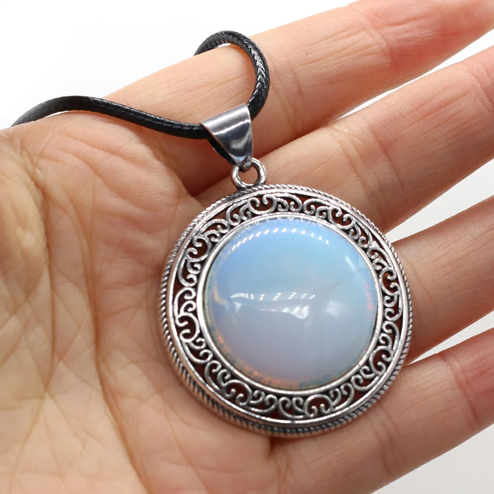 New Hot Vintage Necklace Natural Stone Quartz Pink Quartz Retro Pendant Choker Abalone Shell Charms Necklaces for Women