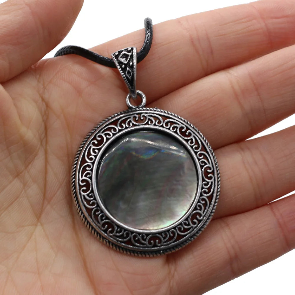 New Hot Vintage Necklace Natural Stone Quartz Pink Quartz Retro Pendant Choker Abalone Shell Charms Necklaces for Women